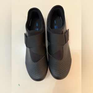 Shimano Black Cycling Shoes with Cleat Compatibility NWOB Size 8.5